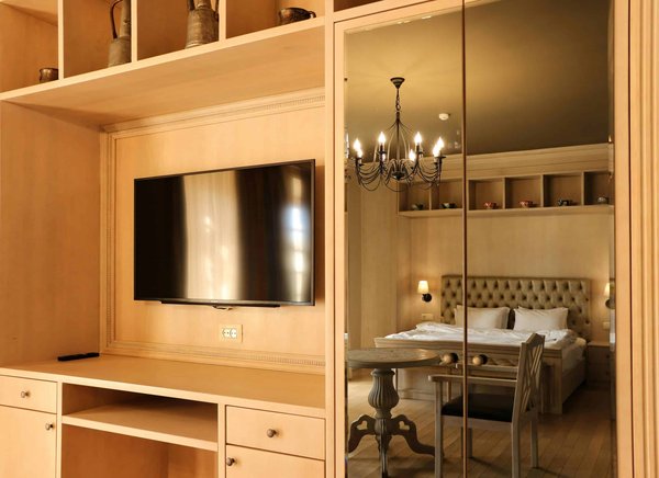 How to Set Up an Efficient Recycling and Waste Separation Center in a Small Utility Room?